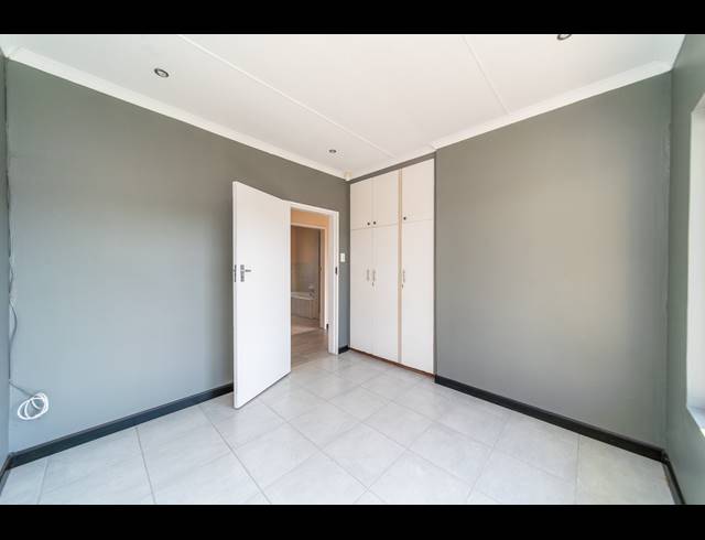 5 BEDROOM HOUSE FOR SALE IN BEACON BAY
